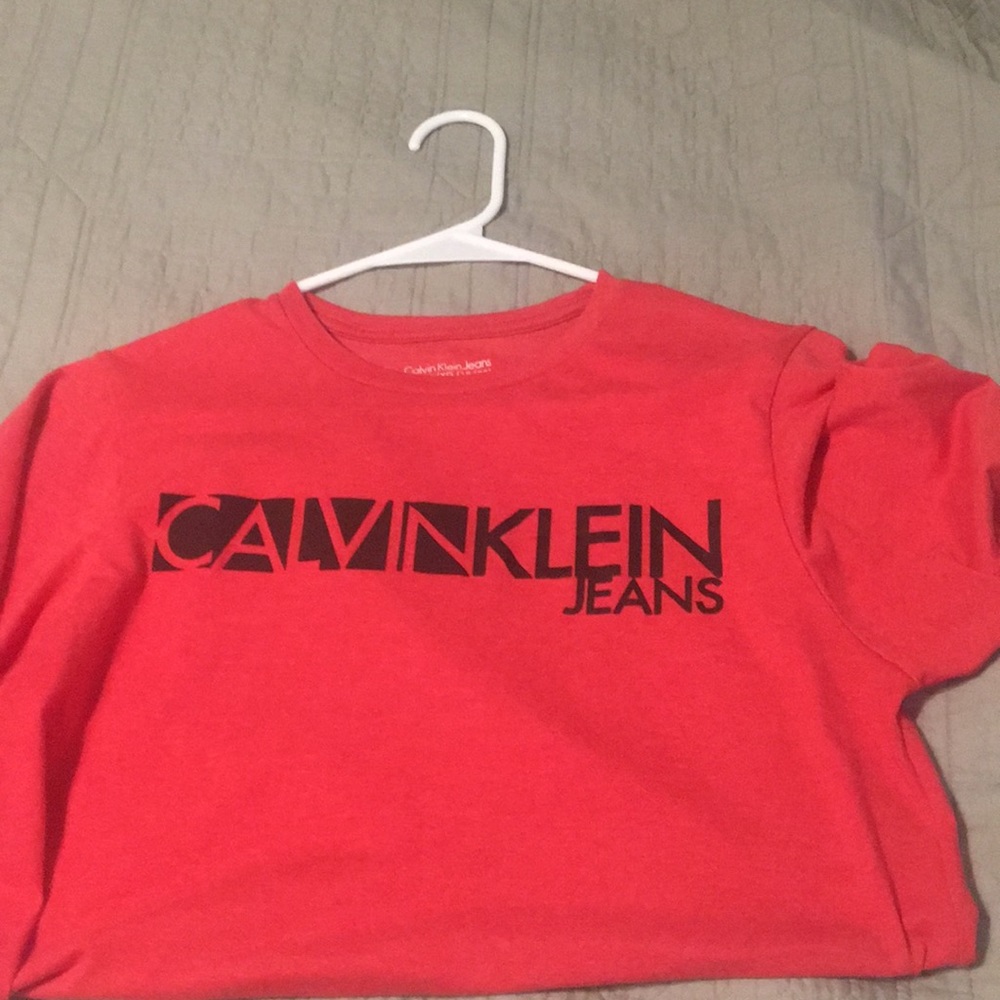 Red Calvin Klein jeans T-shirt
